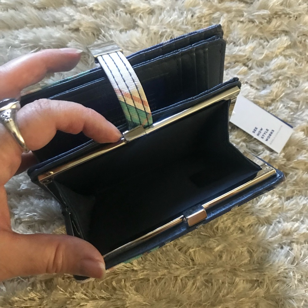 Apt 9 Wallet NWT - Picture 4 of 4